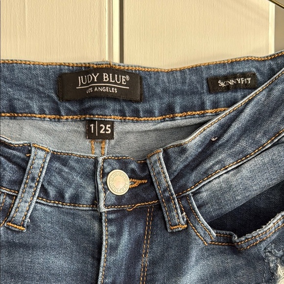 Judy Blue Distressed Jeans - Picture 2 of 4